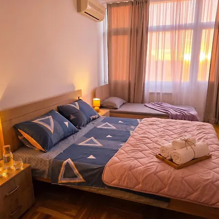 Mother Teresa 아파트