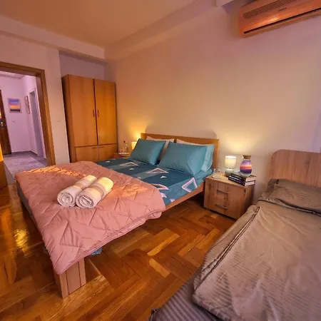 아파트 Mother Teresa